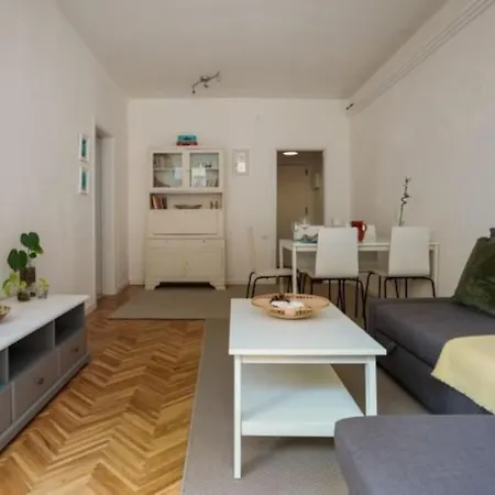 Renovated In De Gracia Barcelona