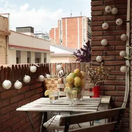 Renovated In De Gracia Apartment *