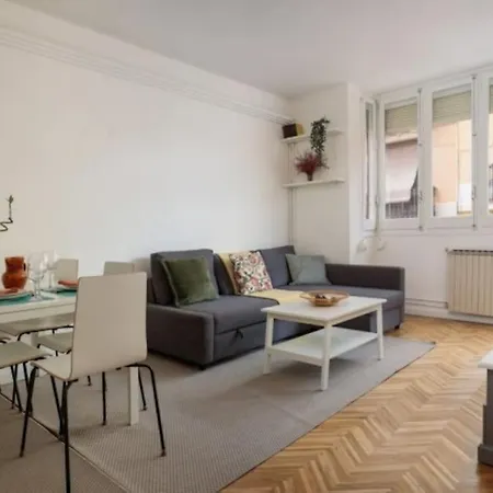 Renovated In De Gracia Apartament *
