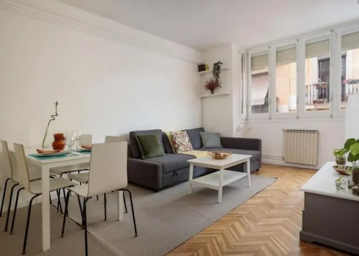 Renovated In De Gracia Lejlighed *